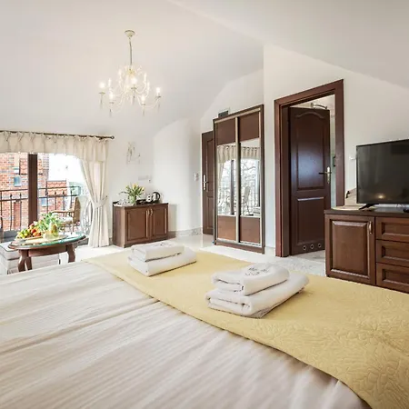 Columbus - Limanowskiego 1 Ustka