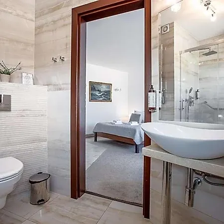 Bed & Breakfast Columbus - Limanowskiego 1 4*