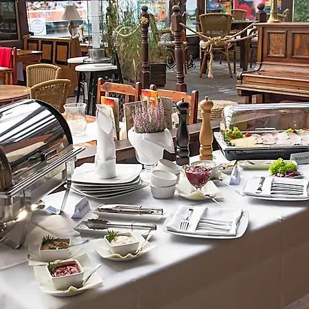 Couette-café Columbus - Limanowskiego 1