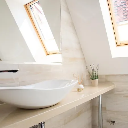 Bed & Breakfast Columbus - Limanowskiego 1