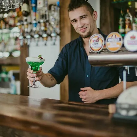 Columbus - Limanowskiego 1 4*