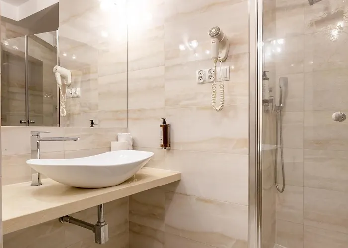 Columbus - Limanowskiego 1