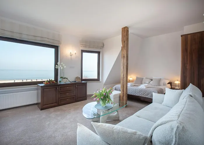 Columbus - Limanowskiego 1 4*