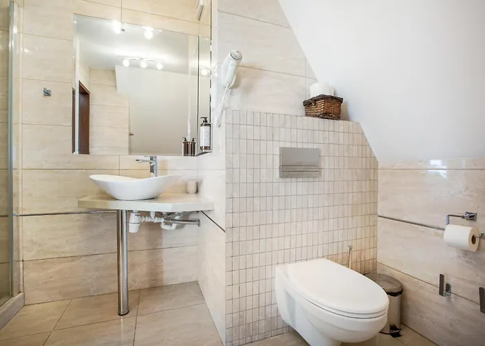 Columbus - Limanowskiego 1 Bed & Breakfast 4*