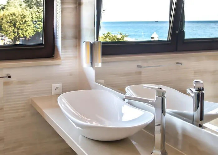 Nocleg ze śniadaniem Columbus - Limanowskiego 1 Ustka